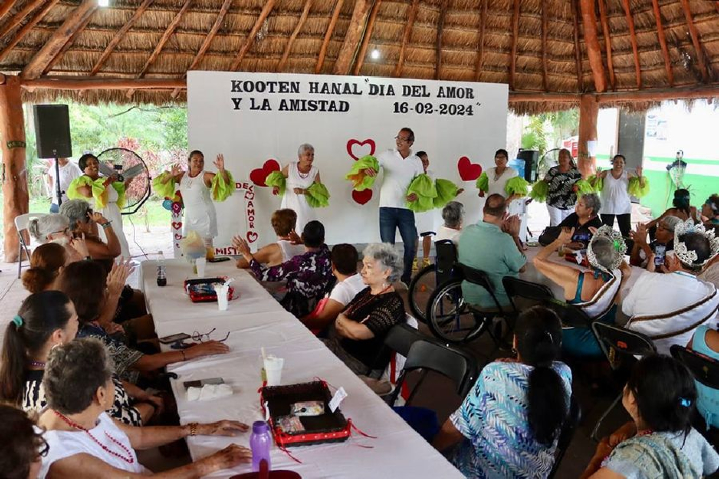 Celebra el DIF Puerto Morelos con los adultos mayores el dia del amor y la amistad
