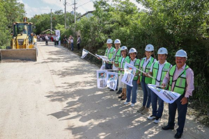 Con pavimentación, el gobierno de Blanca Merari mejora la zona urbana de Puerto Morelos