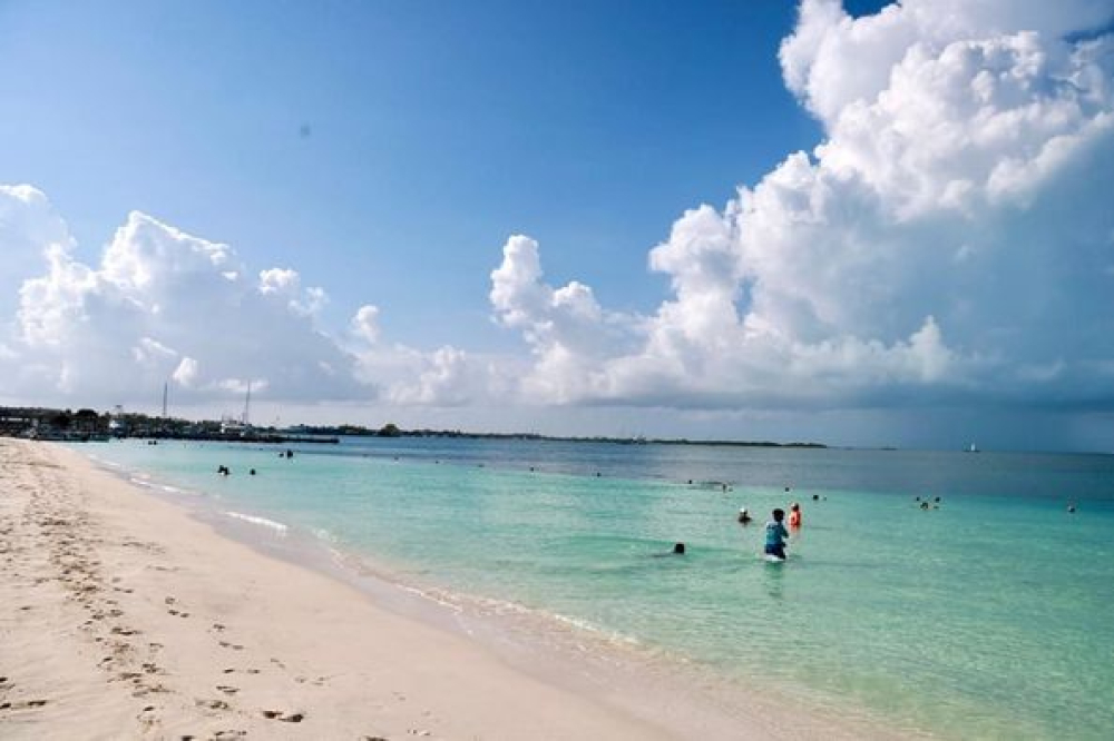 Playas de Isla Mujeres obtienen calificaciones de excelencia al refrendar su distintivo Blue Flag