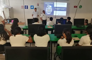 Imparten educación vial a estudiantes de Puerto Morelos