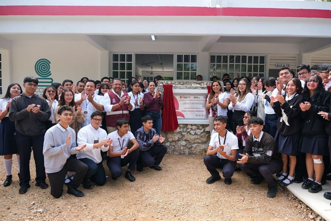 Entrega Mara Lezama 5 nuevas aulas en el Plantel 4 del Colegio de Bachilleres de Cancún