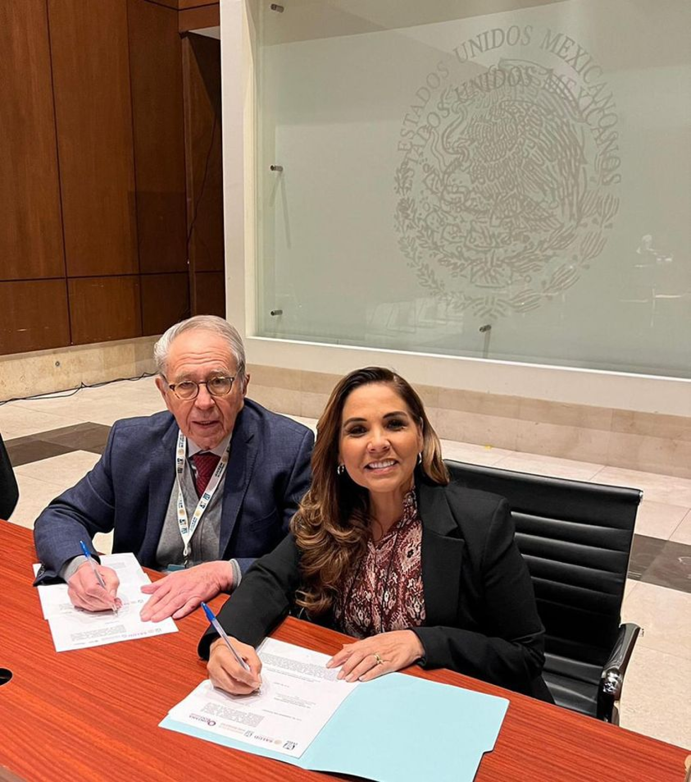 Firma Mara Lezama salud para Quintana Roo con IMSS-Bienestar