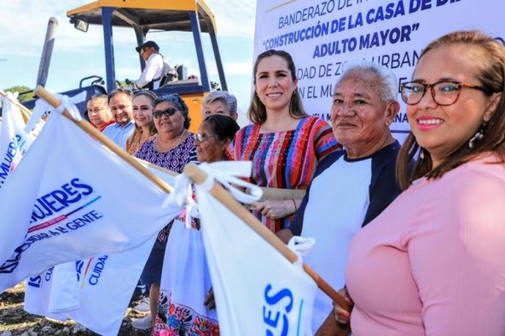 Atenea Gómez, da banderazo de la construcción de la “Casa de Día del Adulto Mayor”