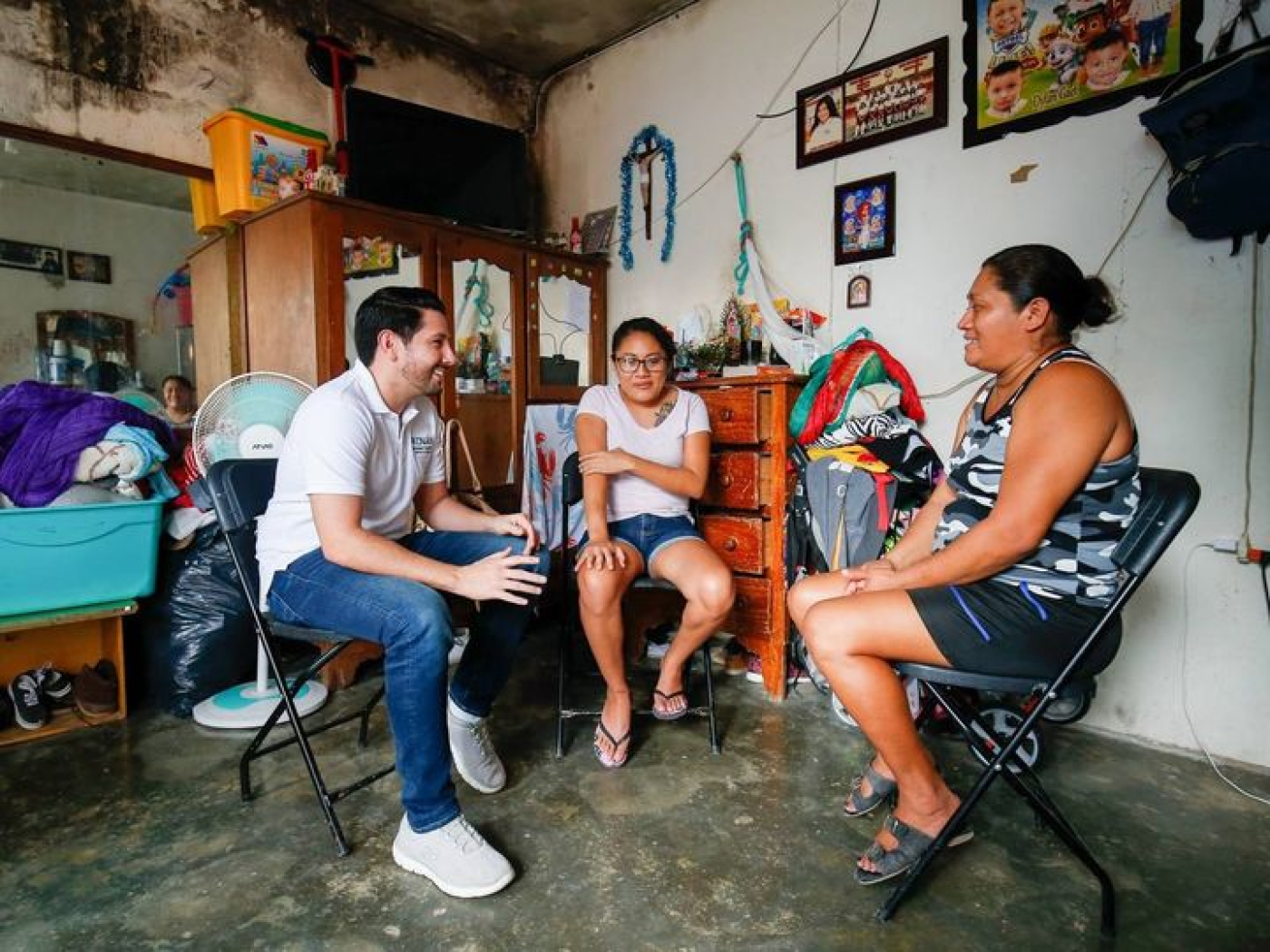 Más y mejores servicios de salud, principal petición de cozumeleños a Renán Sanchez Tajonar