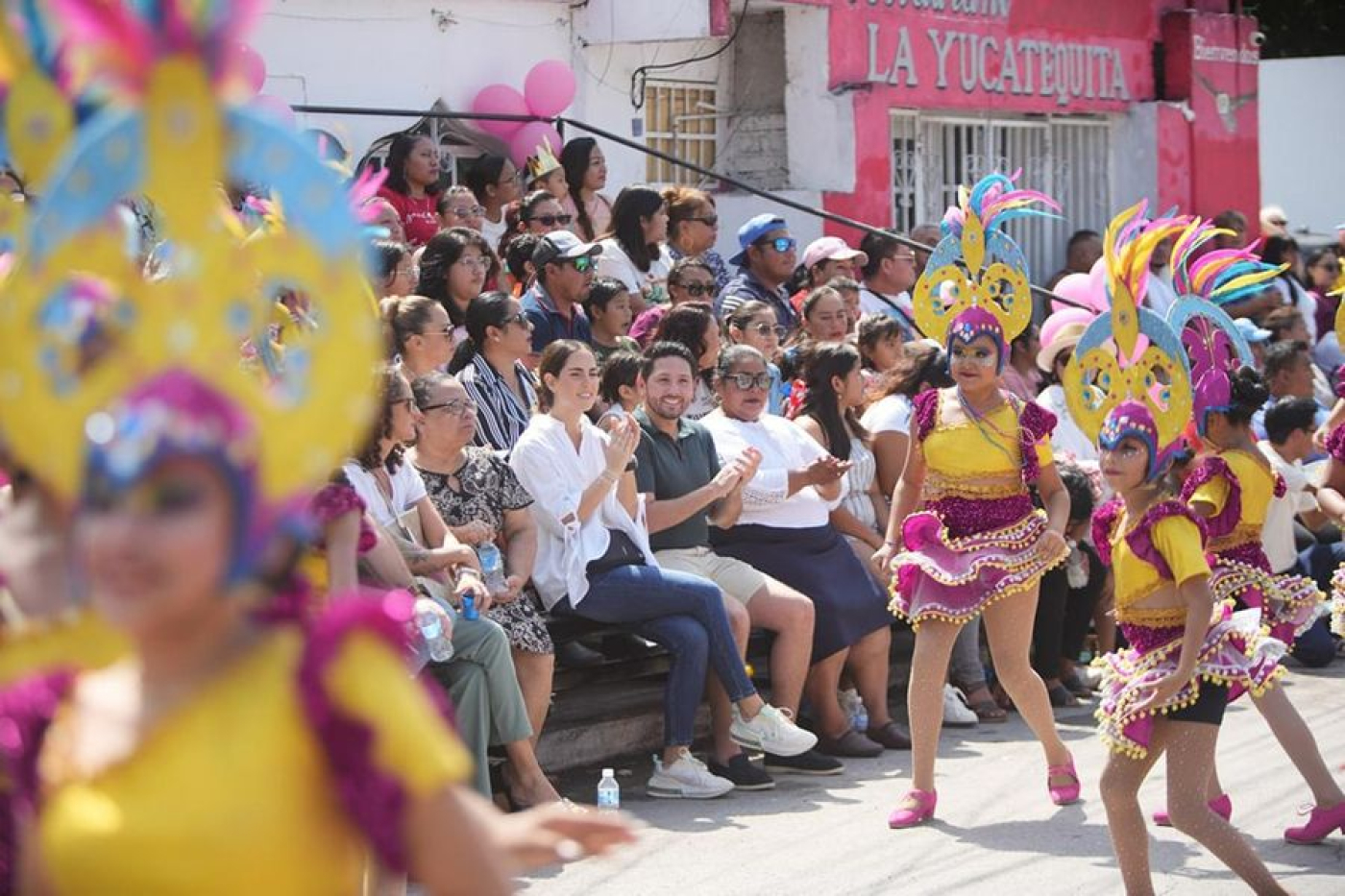 Con la gente de Cozumel, celebra Renán Sánchez los 150 años del Carnaval