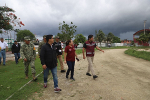 Juanita Alonso recorre zonas vulnerables de Cozumel luego del paso de la Tormenta Tropical “Helene”