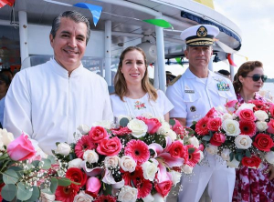 Atenea Gómez Ricalde encabeza el 30 Aniversario de la Inmersión de la Cruz de la Bahía