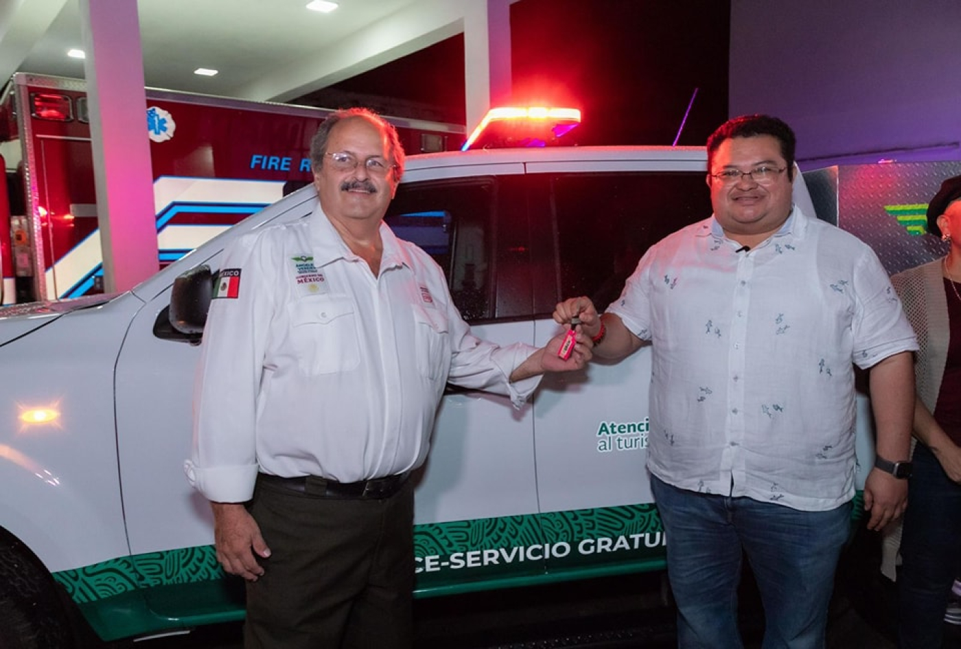 Chacón entrega patrulla de Ángeles Verdes para el servicio de Cozumel