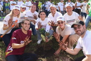 Realizan jornada de arborización y atención animal en Puerto Morelos