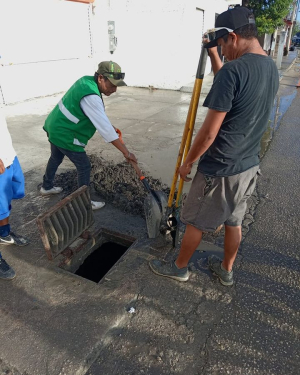 Refuerzan limpieza de pozos de absorción y alcantarillas en Puerto Morelos