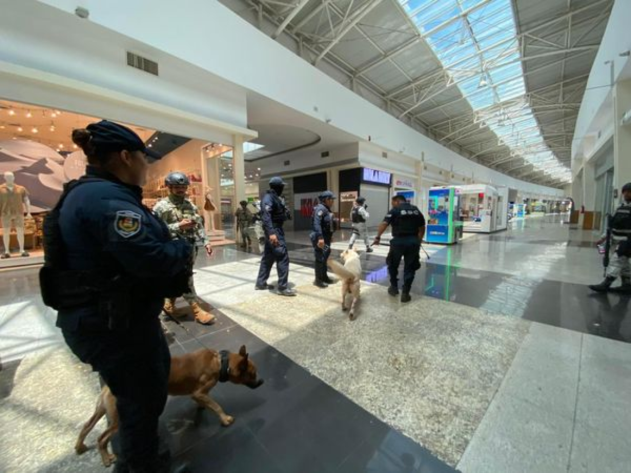 Reporte de bomba en plaza de Chetumal fue falso, aseguran autoridades