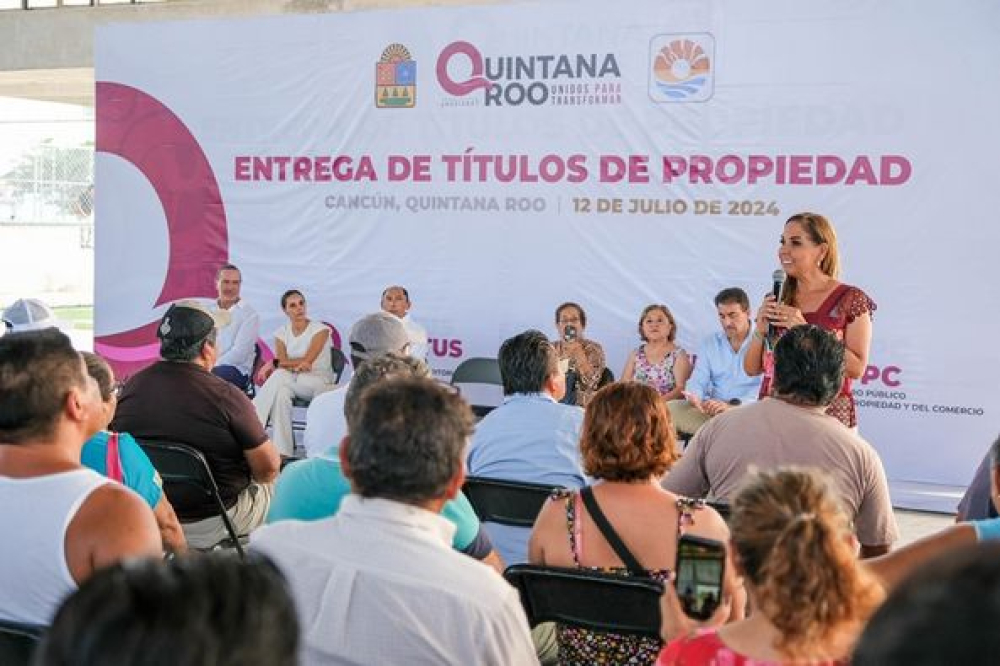 Entrega Mara Lezama certidumbre jurídica con 219 títulos de propiedad a familias