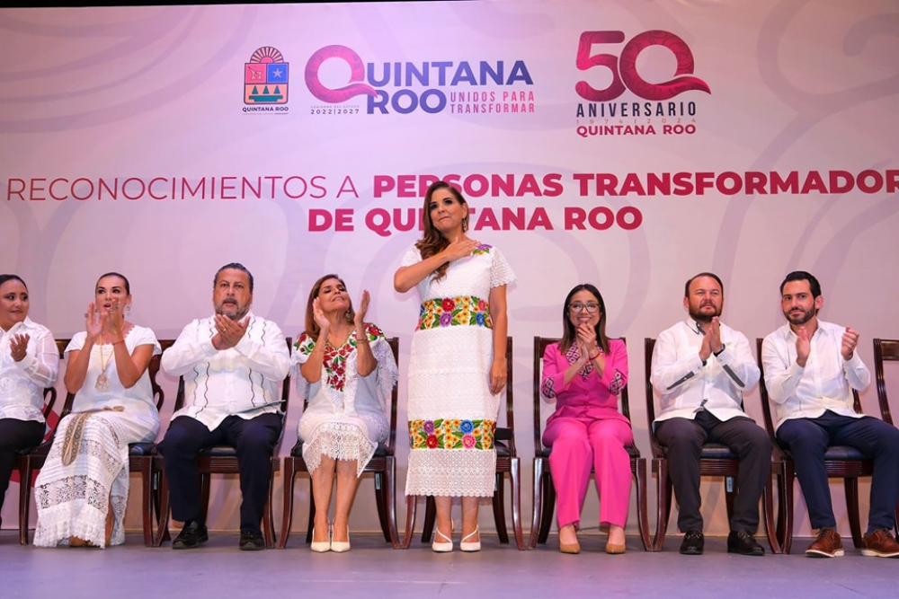 Reconoce Mara Lezama a personas destacadas que han contribuido al desarrollo de Quintana Roo