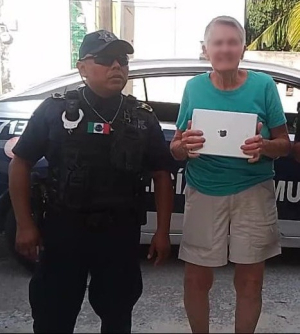 Policía Municipal recupera y entrega una tablet  a turista