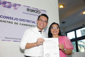 Raúl Aguilar se registra como aspirante a Candidato a Diputado por el Distrito X