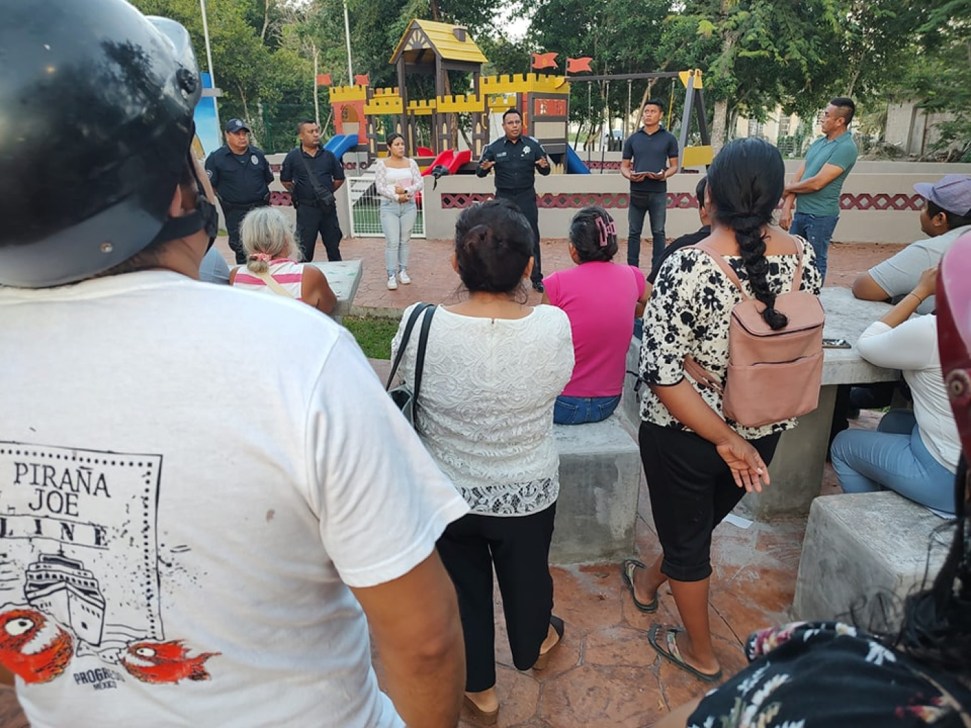 Policía Municipal participa en reunión vecinal en la colonia Félix González Canto