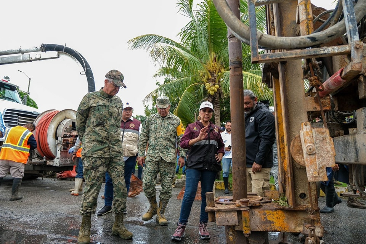 Mara Lezama recorre zonas prioritarias de Cancún ante cercanía de “Helene”