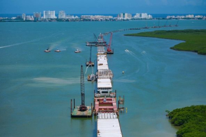 Mara Lezama impulsa movilidad sustentable con proyectos como el puente Nichupté y avenida Huayacán