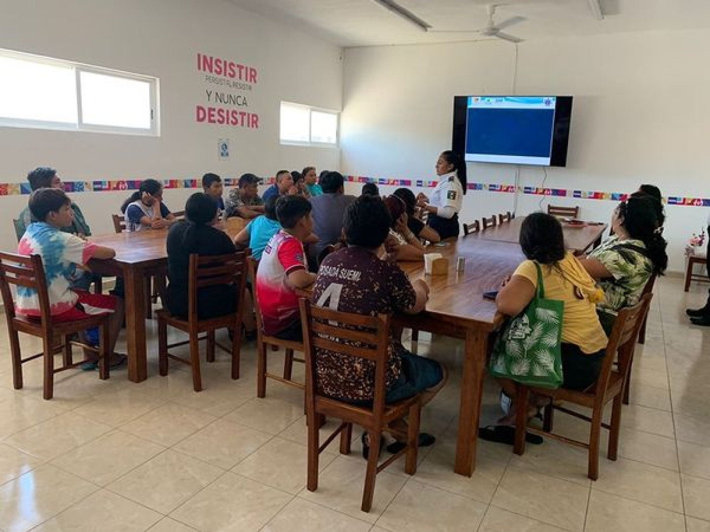 Imparten curso sobre educación y seguridad vial en Isla Mujeres