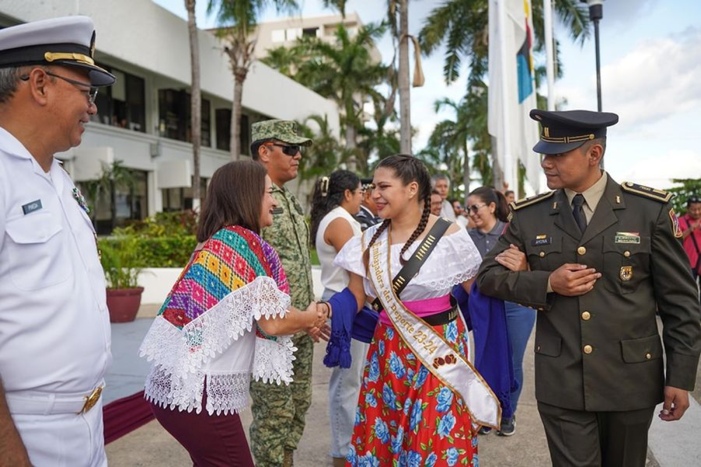 Encabeza Juanita Alonso inicio del desfile cívico deportivo por el CXIII Aniversario de la Revolución Mexicana