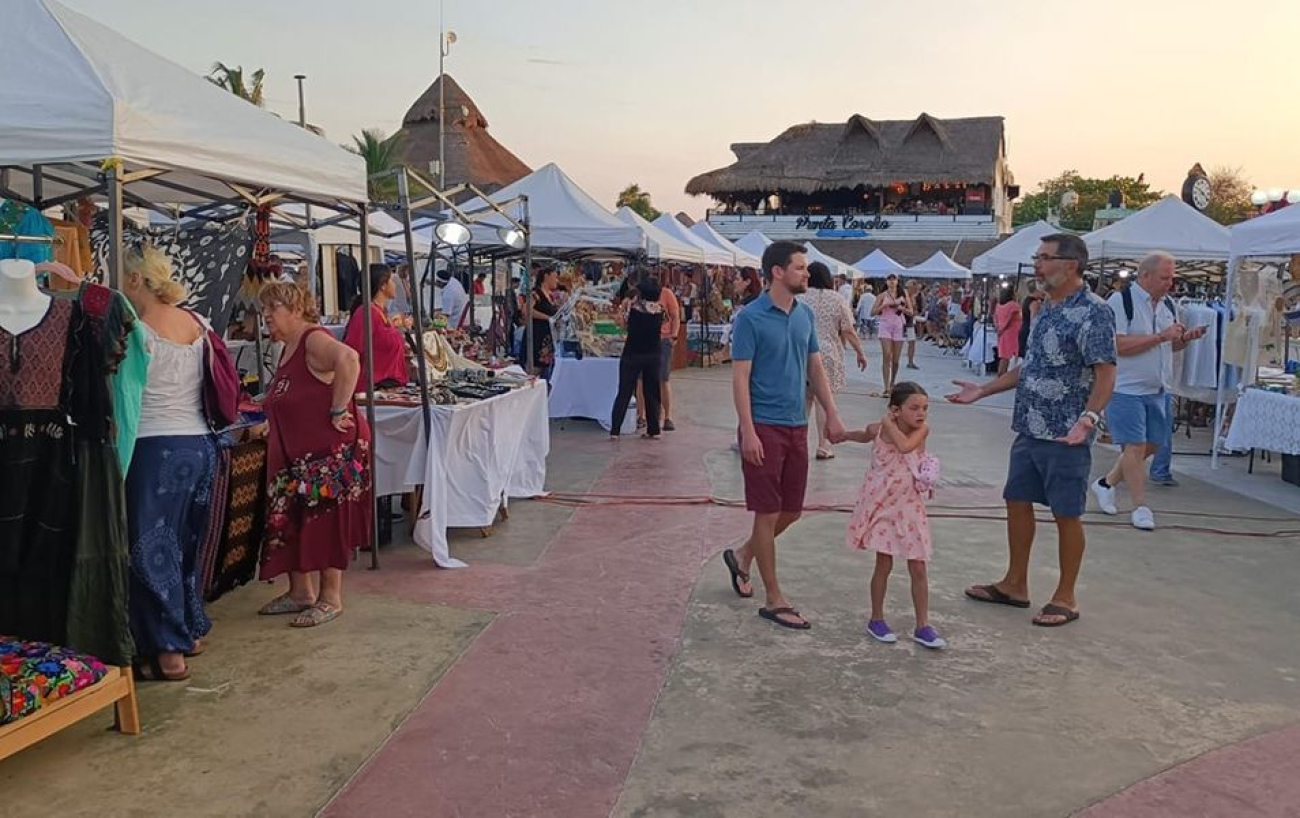 Pabellón artesanal y gastronómico “Creaciones de mi Gente”