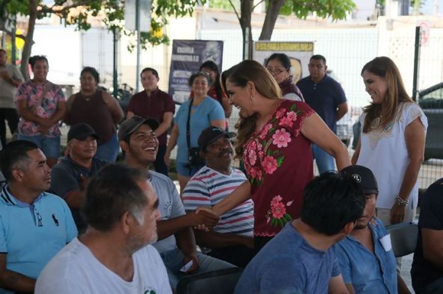 Entrega Mara Lezama apoyos alimentarios a familias del sector pesquero de Benito Juárez
