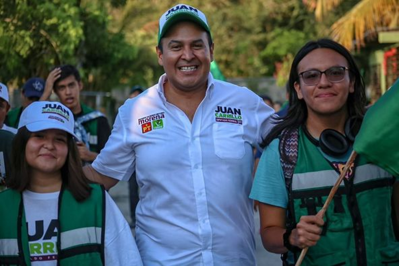 Juan Carrillo a favor de becas para toda la niñez en escuelas públicas