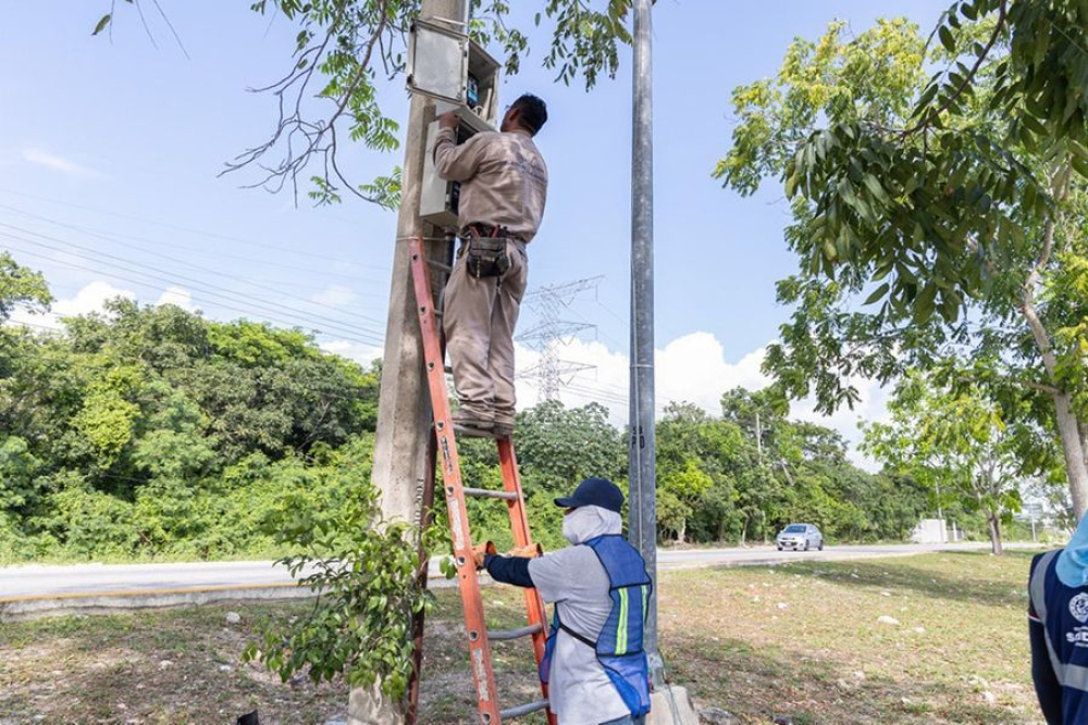 Iluminación de carretera una realidad en Solidaridad