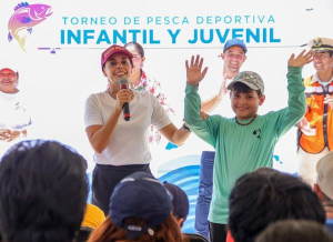 Promueve Ana Paty Peralta trabajo en equipo y sana recreación en niños y jóvenes