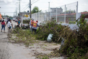 Apoya Gobierno Municipal con brigadas de limpieza a escuelas de Cozumel
