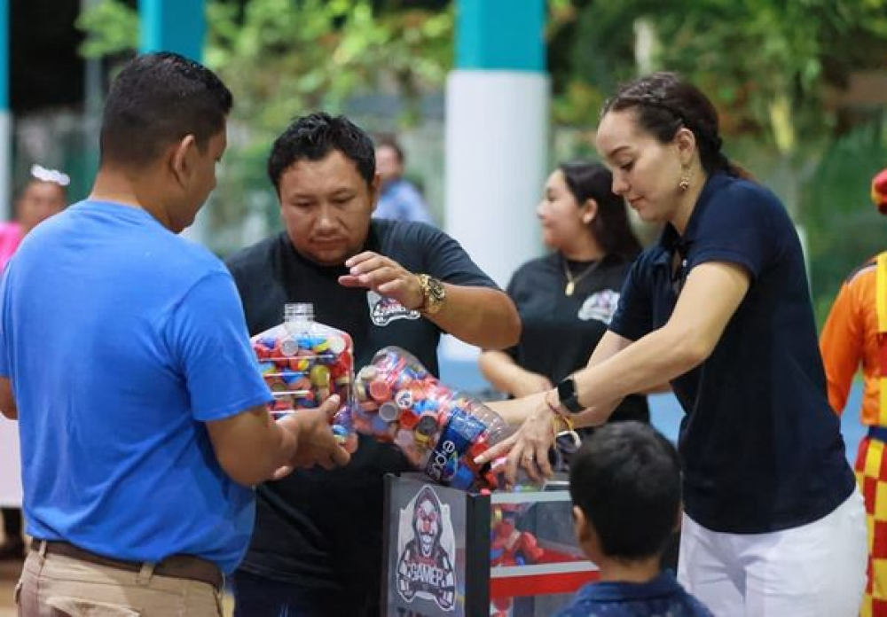 Atenea Gómez Ricalde abre espacios para la juventud isleña