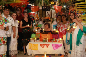 Gobierno de Isla Mujeres preserva tradiciones del Hanal Pixán