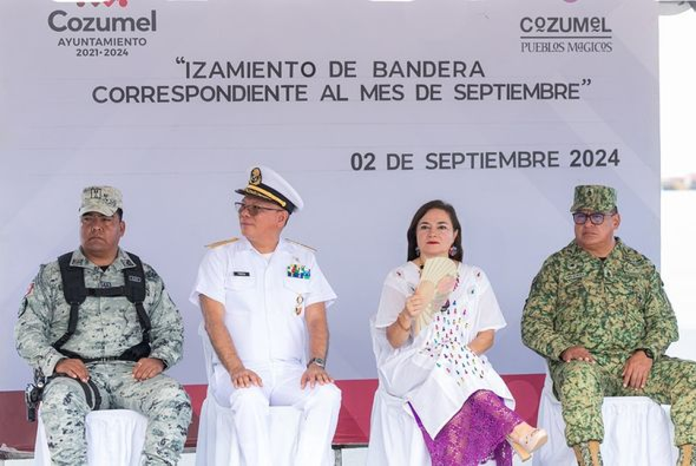 Juanita Alonso encabeza ceremonia del Izamiento de la Bandera