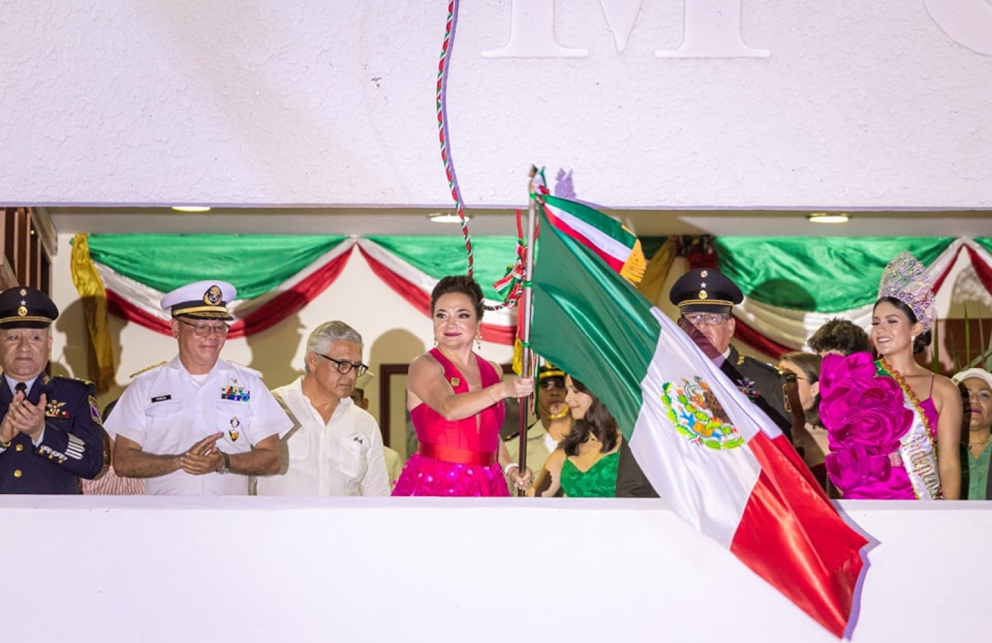 Juanita Alonso celebra el Grito de Independencia ante  miles de cozumeleños