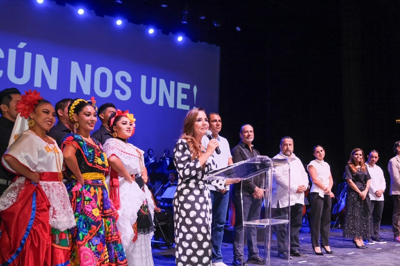 Inaugura Mara Lezama el Teatro de la Ciudad de Cancún, un espacio para la cultura y la paz