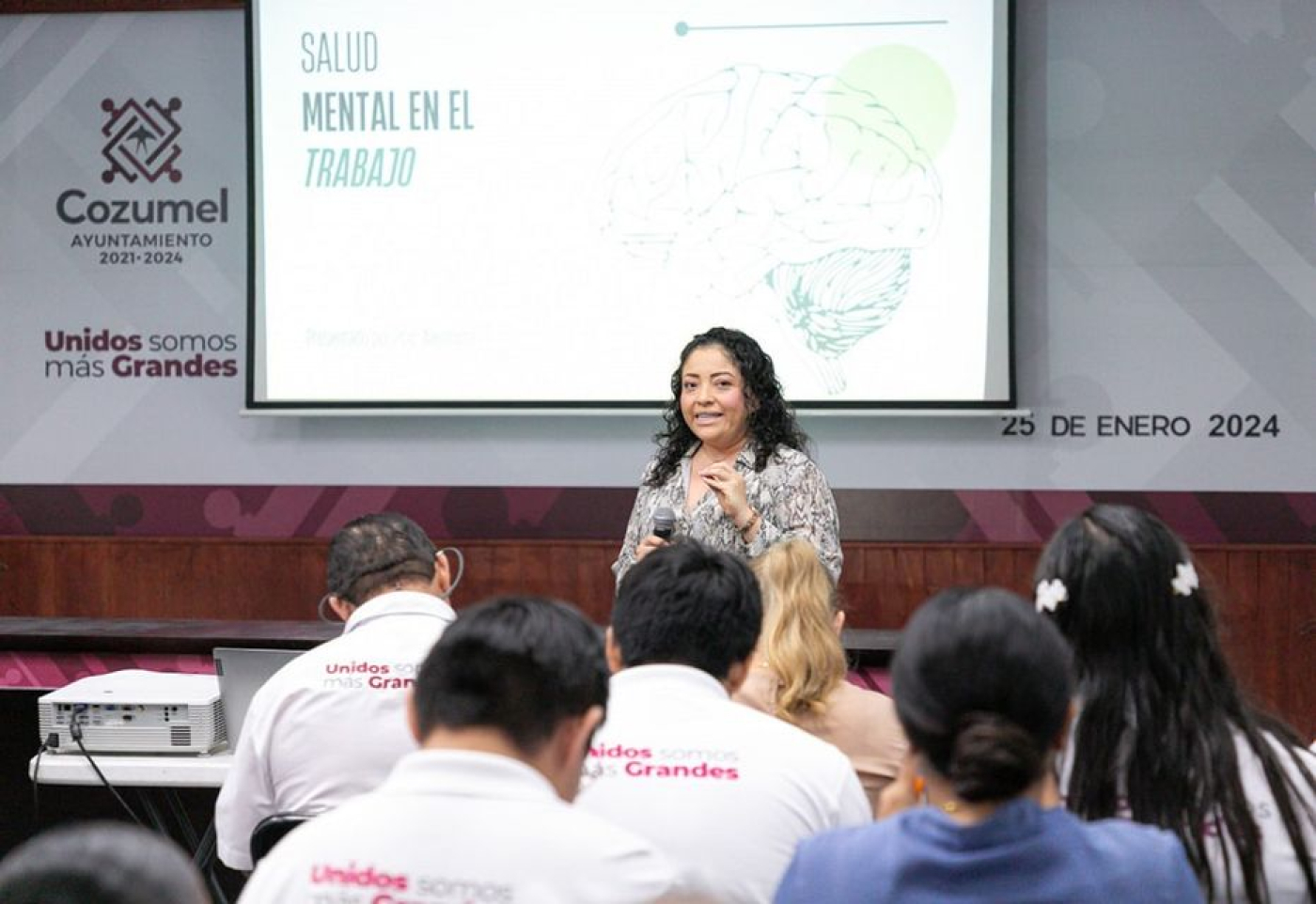 Gobierno de Juanita Alonso ofrece plática sobre salud mental en el trabajo