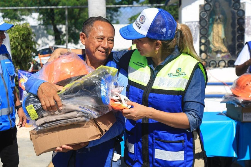 Protege Lili Campos a trabajadores de Servicios Públicos