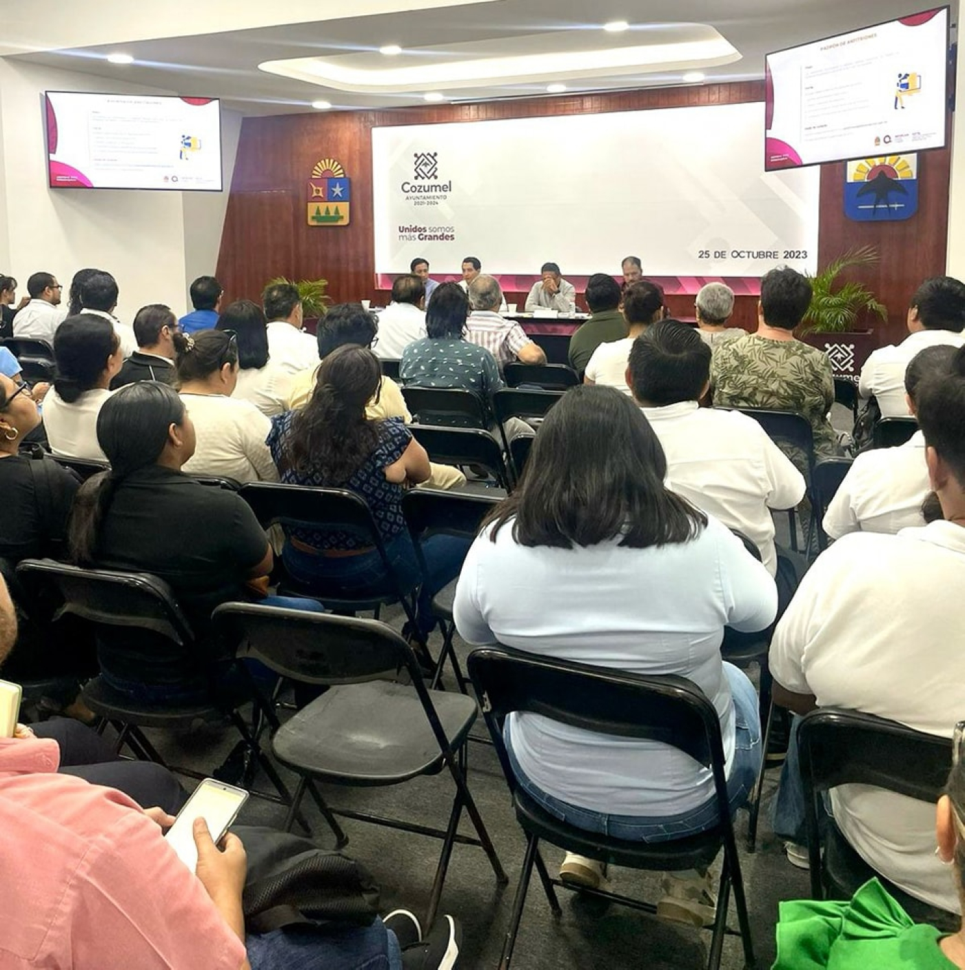 El SATQ capacita a contribuyentes de Cozumel que operan bajo el esquema de Anfitrión