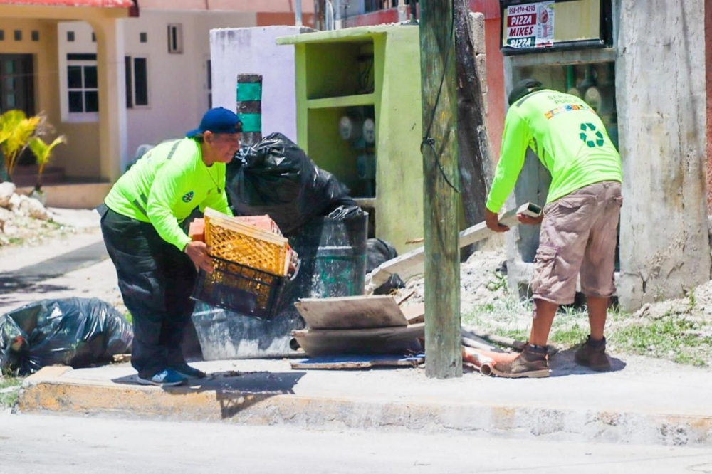 Arranca programa de descacharrización en la colonia Meteorológico de Isla Mujeres