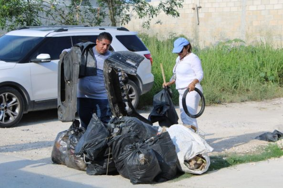 Atenea Gómez encabeza Limpiatón en la Zona Continental de Isla Mujeres