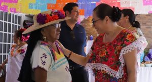 Con altares y bailes la Estancia de Día del Adulto Mayor promueve las tradiciones y costumbres