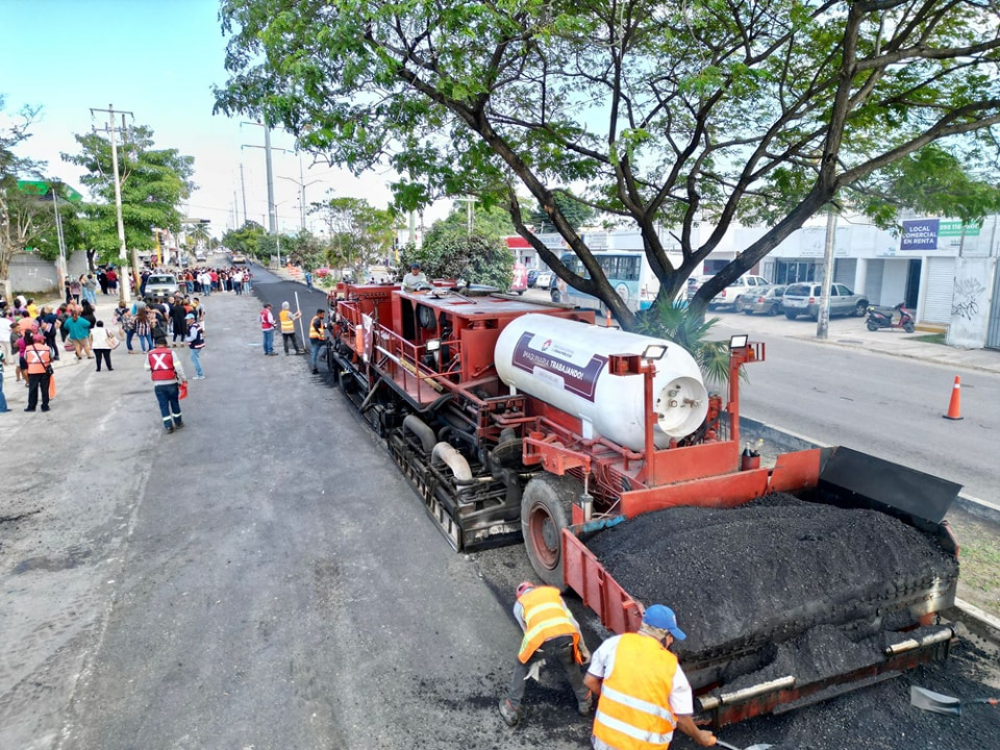 Progresa transformación vial en av. Nichupté