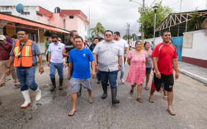 Chacón recorre colonias, supervisa funcionamiento de trabajos preventivos y atiende a ciudadanos