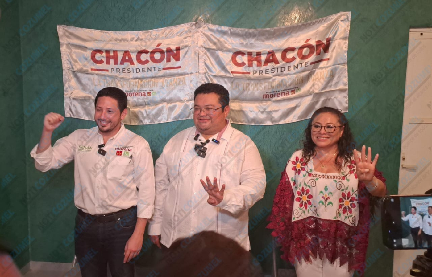 José Luis Chacón y Renán Sánchez Tajonar proclaman triunfo en Cozumel