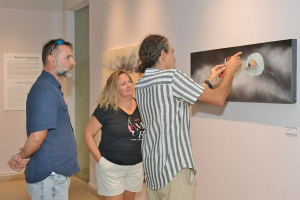 La FPMC inauguró la exposición “Abstracta Tempestad”, de la artista española Aries Sarmiento